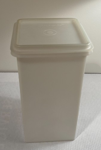 Tupperware saltine cracker - tupperware,